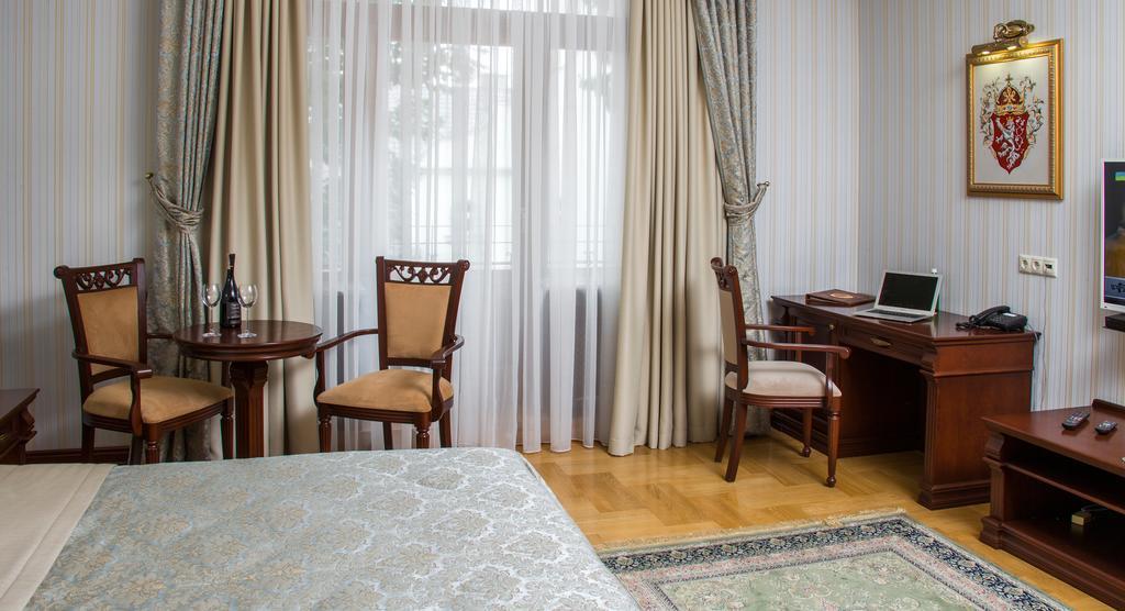 Villa Stanislavskyi Hotel Lviv Exterior photo