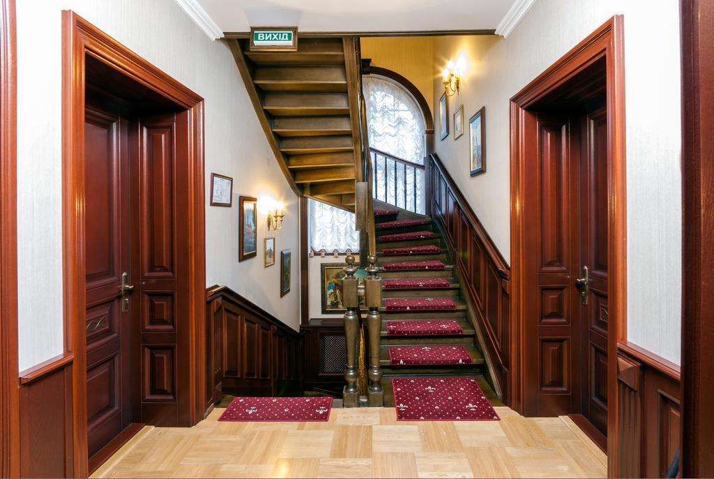 Villa Stanislavskyi Hotel Lviv Exterior photo