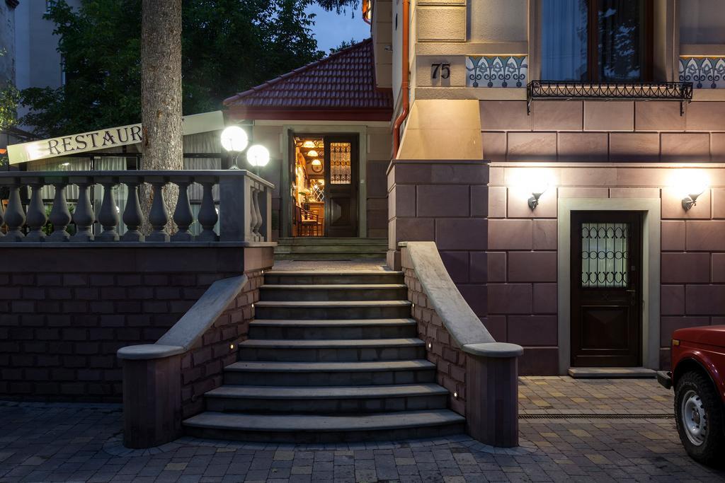 Villa Stanislavskyi Hotel Lviv Exterior photo